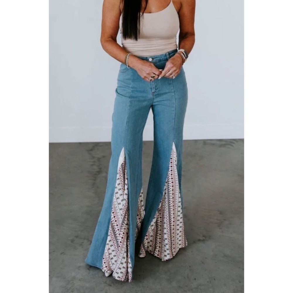 Wisteria Boho Floral Print & Lace High Rise Flare Leg Stretch Jeans - Picture 8 of 9